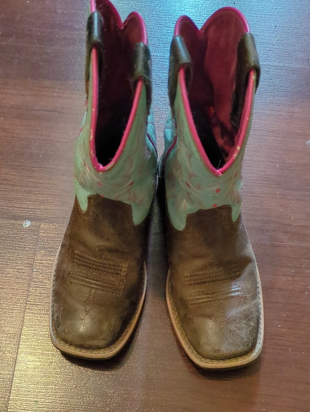 Girls Ariat boots SZ 11 T Cowboy Cowgirl